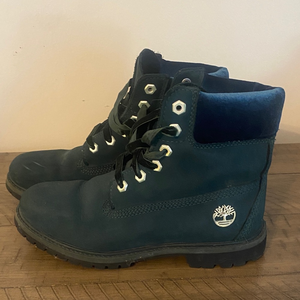 Timberland Dark Green Boots Women’s Size 7.5